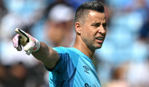 Lenda do futebol inglês manda recado a Fábio, ídolo de Cruzeiro e Fluminense