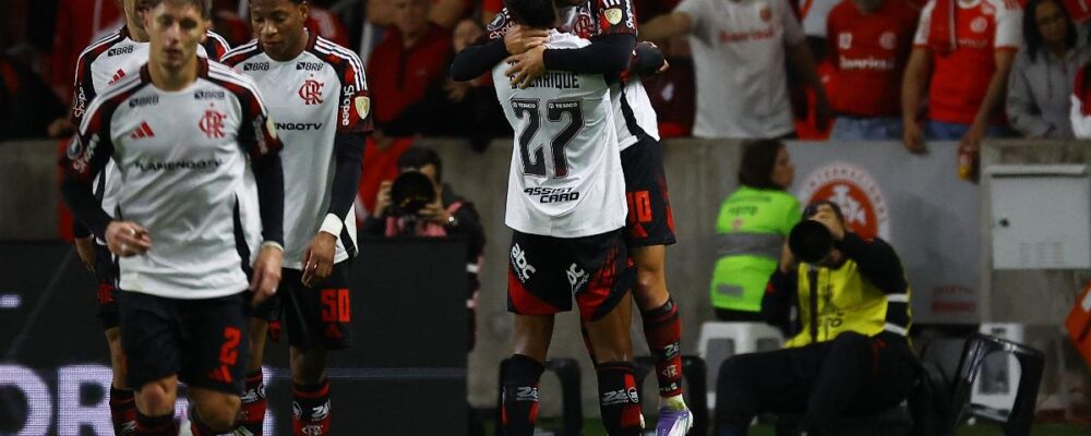 Goleiro do Inter falha em gol do Flamengo na Libertadores; vídeo