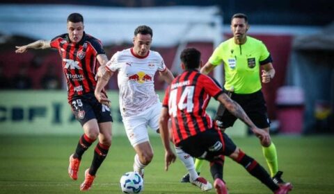 Vitória vence o Bragantino e empurra Santos para o Z4 do Brasileiro