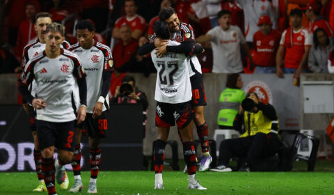 Flamengo vence o Inter e vai às quartas da Libertadores
