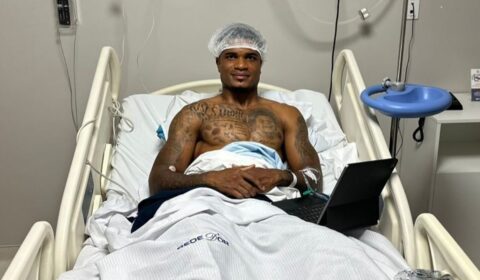 Jogador do Vitória desabafa após lesão contra Cruzeiro: ‘No melhor momento da carreira’