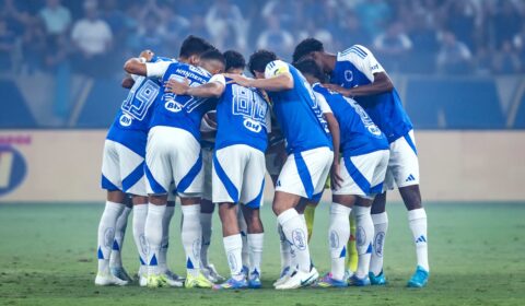 Goleiro do Cruzeiro lesiona a mão e é cortado do jogo contra o Inter