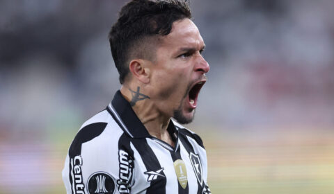 Com gol aos 14 segundos, Botafogo vence a LDU nas oitavas da Libertadores