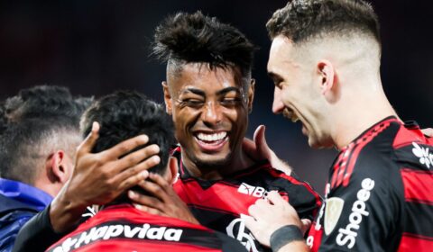 Bruno Henrique marca, Flamengo bate Inter e larga na frente na Libertadores
