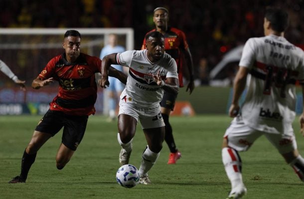 São Paulo joga mal, mas busca empate heroico contra o Sport