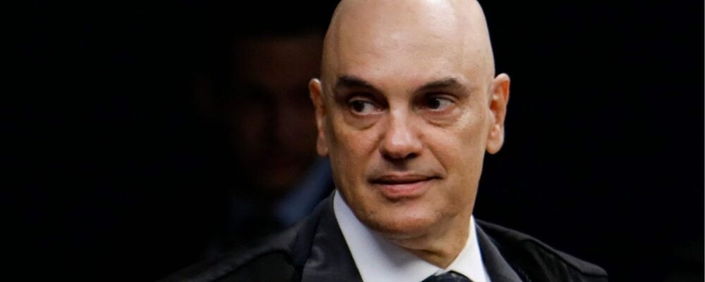 Moraes decidiu prender Bolsonaro enquanto assistia a jogo do Corinthians