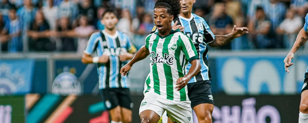 Cartão a atacante no Brasileiro gera suspeita de manipulação