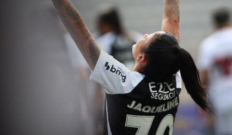 Corinthians bate São Paulo e abre vantagem na semi do Brasileiro Feminino