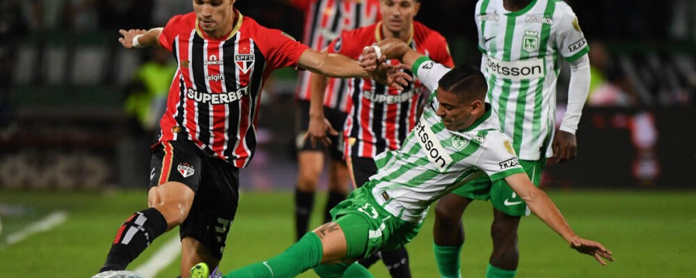 Atlético Nacional perde dois pênaltis, e São Paulo arranca empate na Libertadores