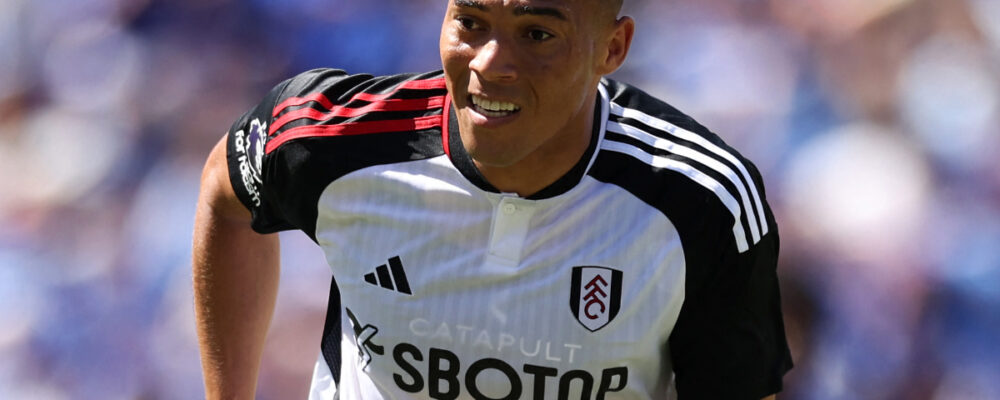 Ex-alvo do Cruzeiro, atacante cosmopolita é anunciado como reforço do Grêmio