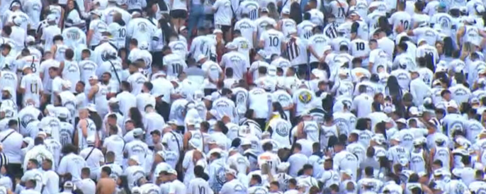 Torcida do Santos protesta em goleada do Vasco e pedem ex-técnico do Atlético