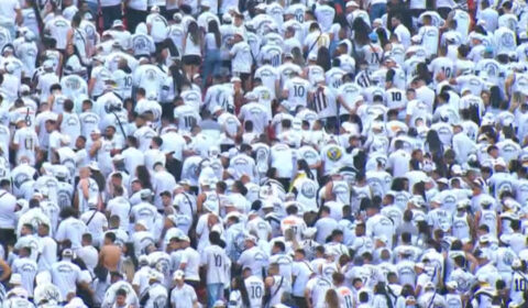 Torcida do Santos protesta em goleada do Vasco e pedem ex-técnico do Atlético