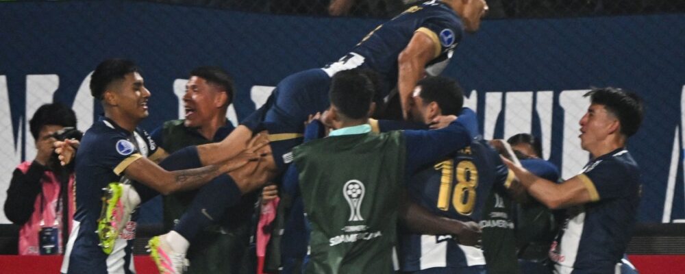 Grêmio sofre apagão e sai atrás do Alianza Lima nos playoffs da Sul-Americana