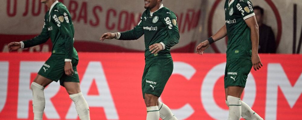 Palmeiras encaminha vaga nas quartas da Libertadores com goleada sobre o Universitario