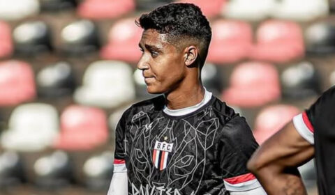 Jogador de time da Série A que sofreu acidente não corre risco de morte, diz familiar