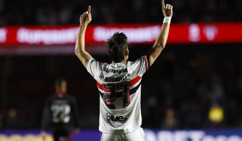 São Paulo supera Vitória e segue em alta no Brasileiro