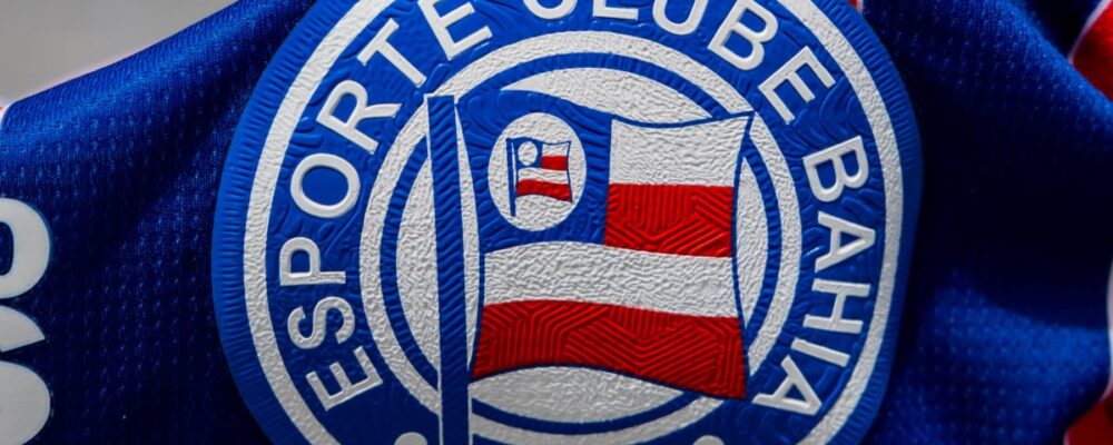 Atriz de Hollywood vaza nova camisa do Bahia; veja foto