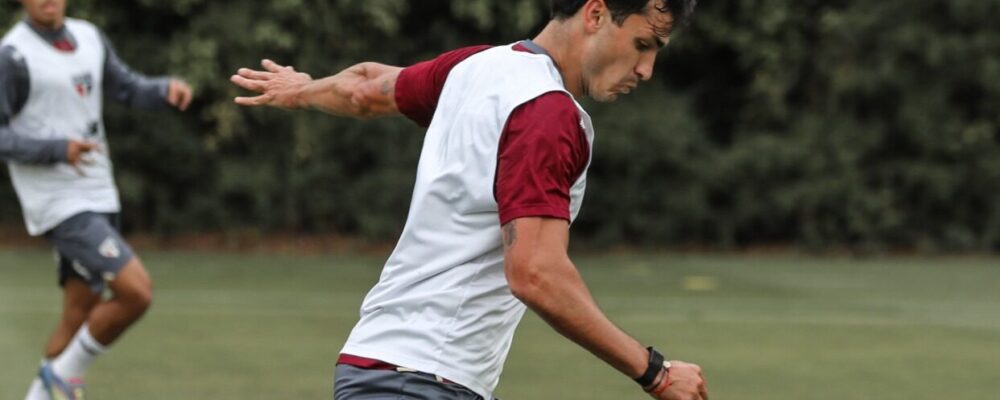 Ex-atacante do Cruzeiro vira terceira opção no São Paulo