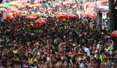 Jogador de clube da Série A é preso durante bloco de carnaval