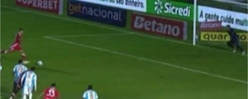 Internacional perde três pênaltis em jogo da Copa do Brasil; veja vídeos
