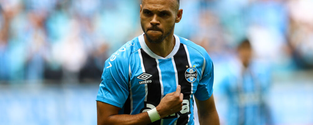 Com gol polêmico, Grêmio vence Bahia e deixa Z4 do Brasileiro