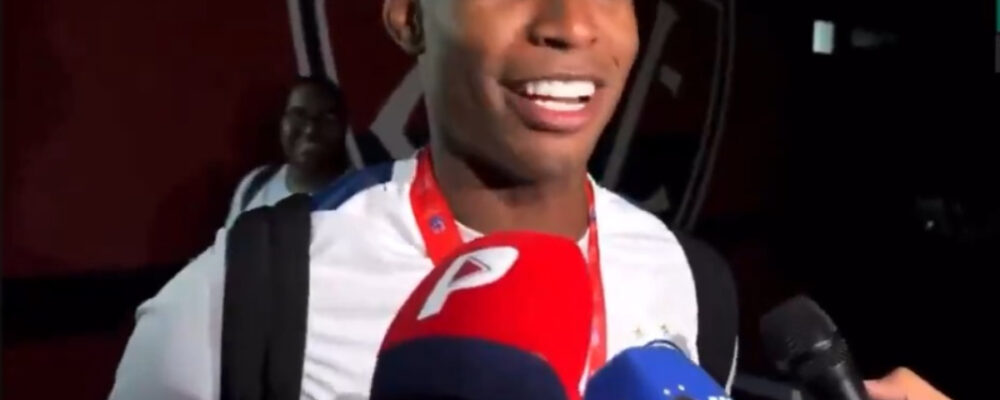 Jogador chama estádio de rival de lixo após conquista de título estadual