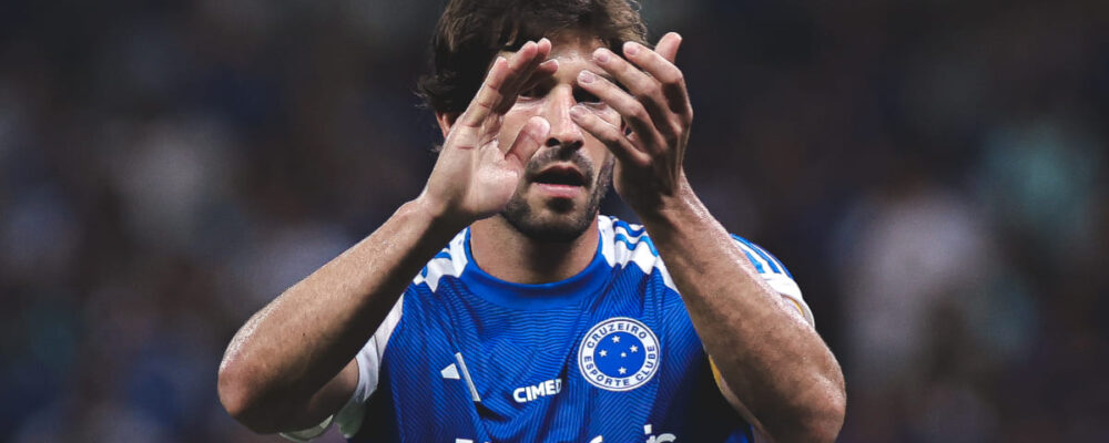 Lucas Silva deve completar 300 jogos pelo Cruzeiro diante do Atlético na Copa do Brasil