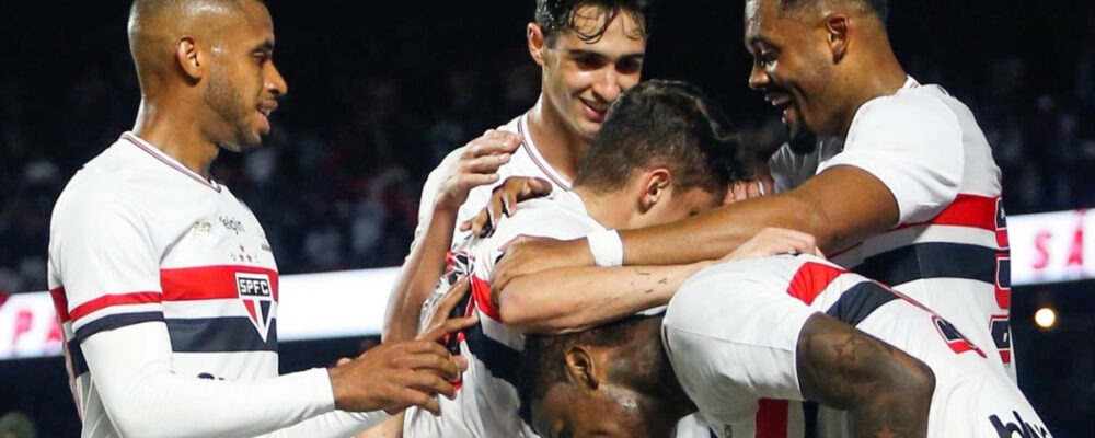 São Paulo vence Athletico-PR no Morumbis e abre vantagem nas oitavas da Copa do Brasil