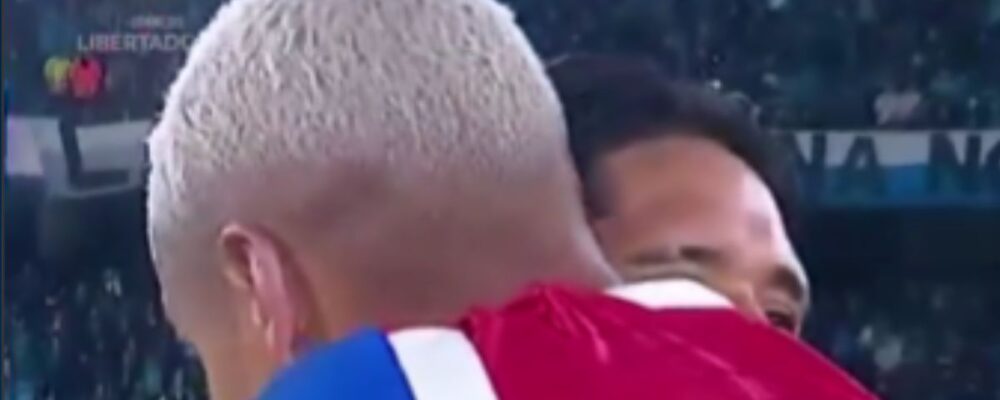 Vídeo flagra resenha entre ex-jogadores do Atlético após jogo da Libertadores