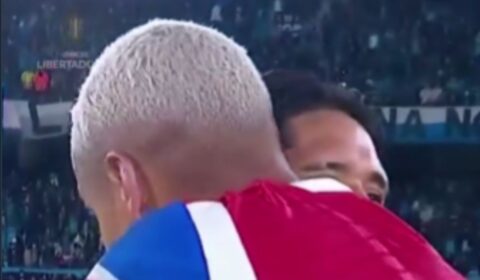 Vídeo flagra resenha entre ex-jogadores do Atlético após jogo da Libertadores
