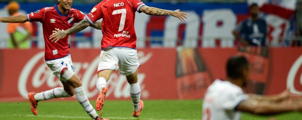 Bahia sofre virada do Nacional e pode deixar liderança de grupo na Libertadores