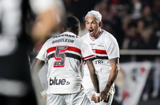 Com show de Luciano, São Paulo bate o Corinthians e se afasta do Z4 do Brasileiro
