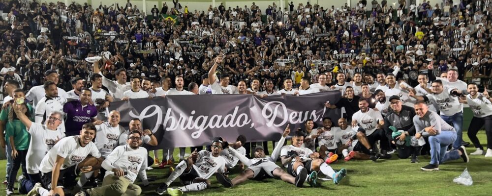 Ceará sofre e empata com lanterna Guarani, mas comemora acesso à Série A