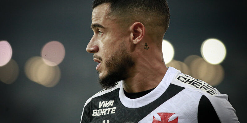 Coutinho rescinde com Aston Vila e renova com o Vasco