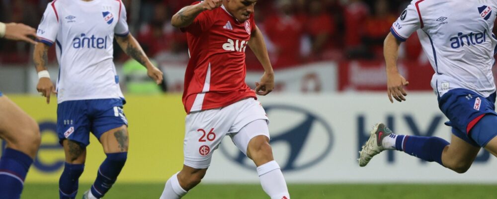 Internacional flerta com virada, mas fica no empate com Nacional pela Libertadores