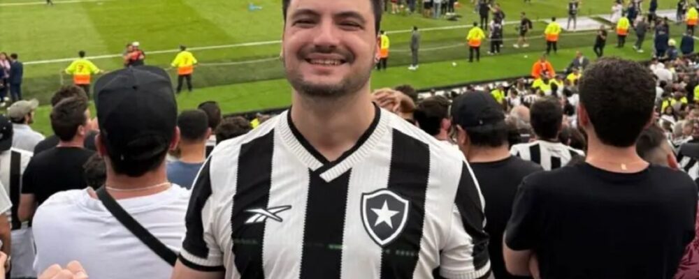 Felipe Neto paga quase R$ 100 mil em camisa usada por jogador do Botafogo no Mundial
