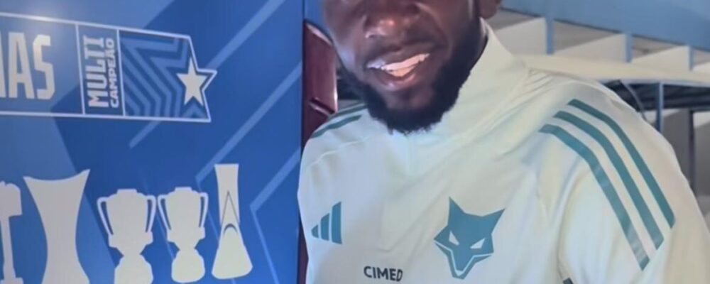 Cruzeiro: Bolasie come frango frito em provocação a Atlético e zoa com bordão