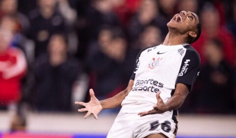 Corinthians vence Athletico-PR em duelo que classificará rival de Atlético ou Cruzeiro
