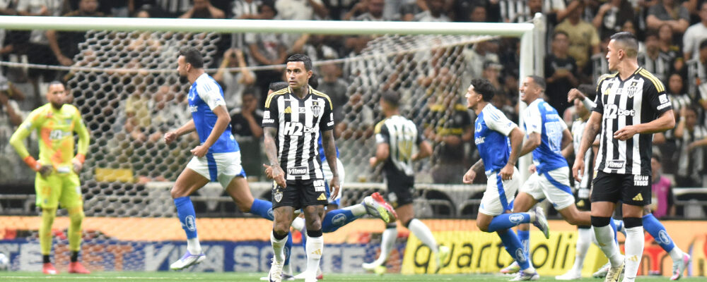 Jogador do Atlético sobre gol de Fabrício Bruno, do Cruzeiro: ‘Parece até que errou’