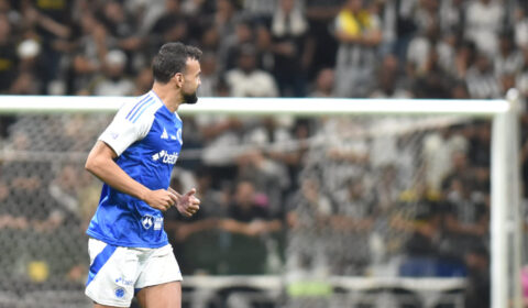 Provocações pesam? Zagueiro do Cruzeiro responde ao comentar golaço diante do Atlético