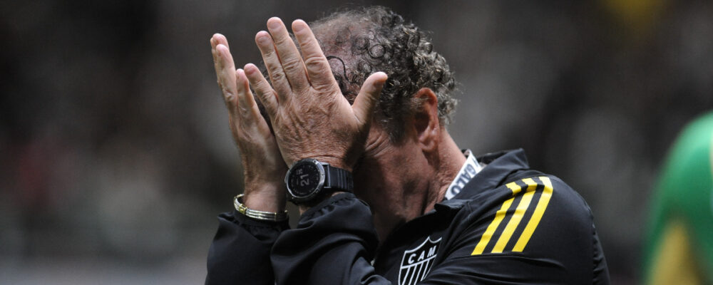 Como Cuca viu pressão aumentar e passou a ter futuro incerto no Atlético