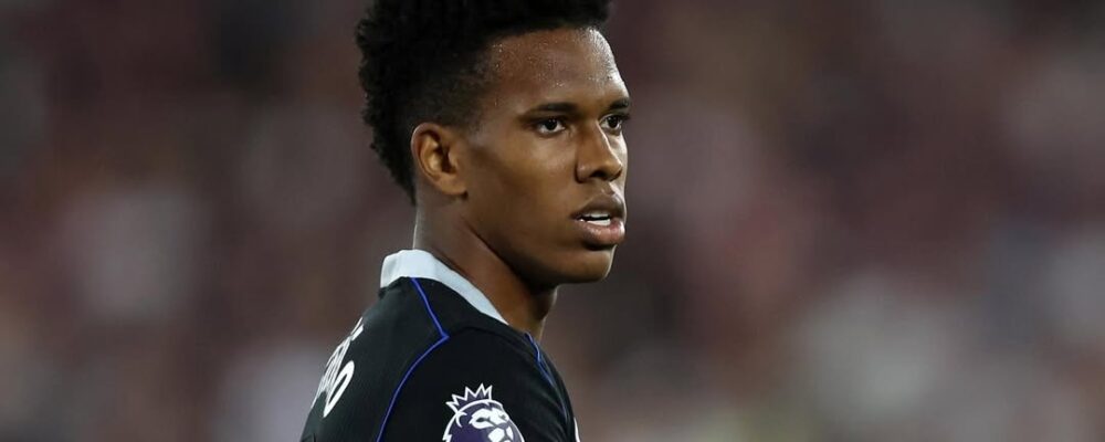 Diretor do Palmeiras diz que Cruzeiro mentiu sobre Estêvão: ‘Choro de perdedor’