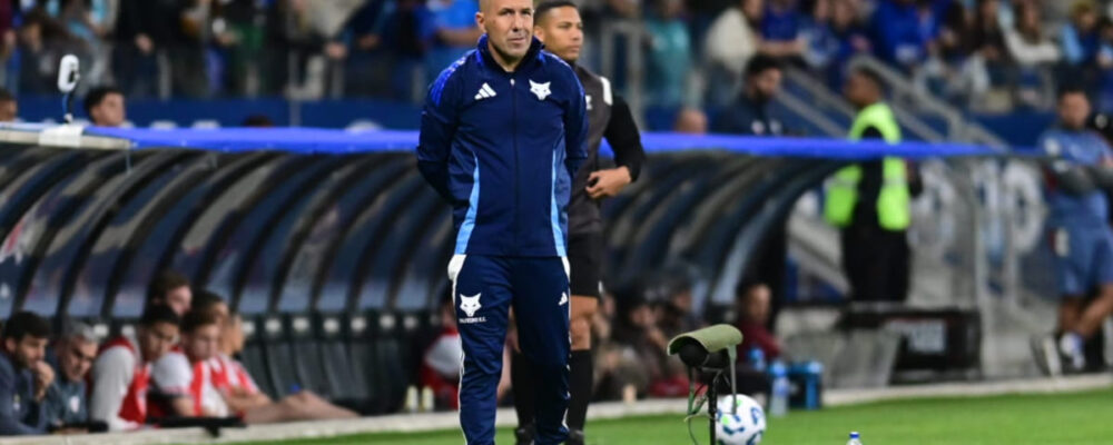 Jardim discorda de Crespo sobre vitória do Cruzeiro, mas admite: ‘Pior primeiro tempo’