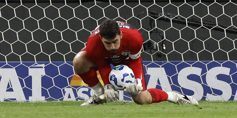 Rafael crê que vitória do Cruzeiro foi injusta e explica defesaça