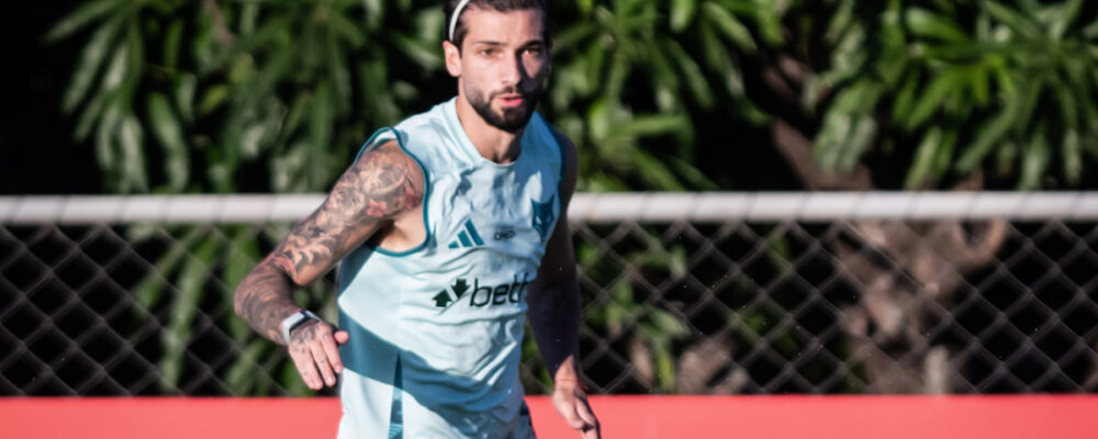 Santos confirma acordo com jogador do Cruzeiro e mais dois reforços