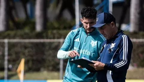 Auxiliar do Cruzeiro ironiza fala de Cuca após vitória sobre o Atlético-MG