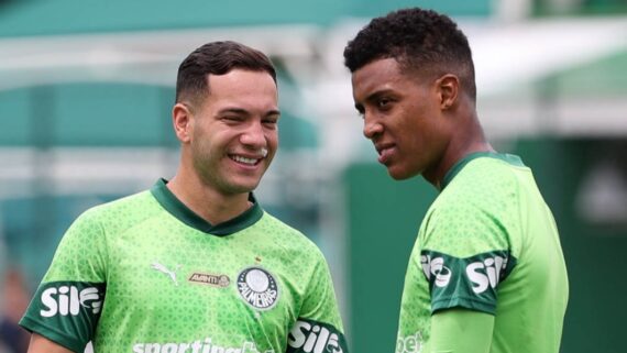 Fabinho ao lado de Vanderlan em treino pelo Palmeiras (foto: Cesar Greco/Palmeiras)