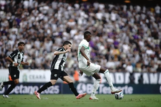 juventude bate ceara no brasileirao 1