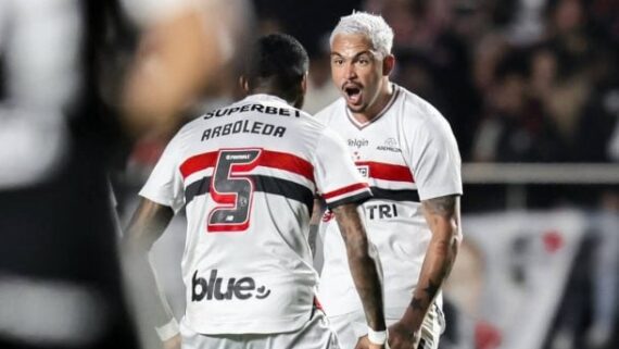 Com show de Luciano, São Paulo bate o Corinthians e se afasta do Z-4 (foto: Paulo Pinto/ SPFC)