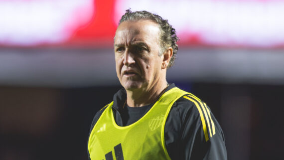 Cuca durante São Paulo x Atlético (foto: Pedro Souza/Atlético)